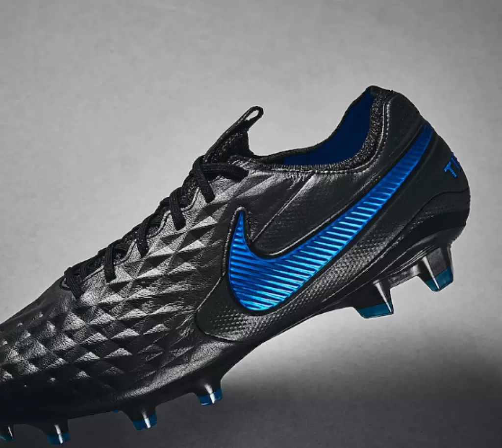 Бутсы профессиональные Nike Tiempo Legend 8 Elite FG